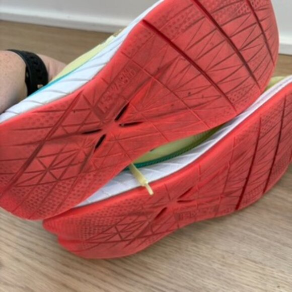 Hoka Carbon X2 running shoes yellow 7.5B - Picture 5 of 8